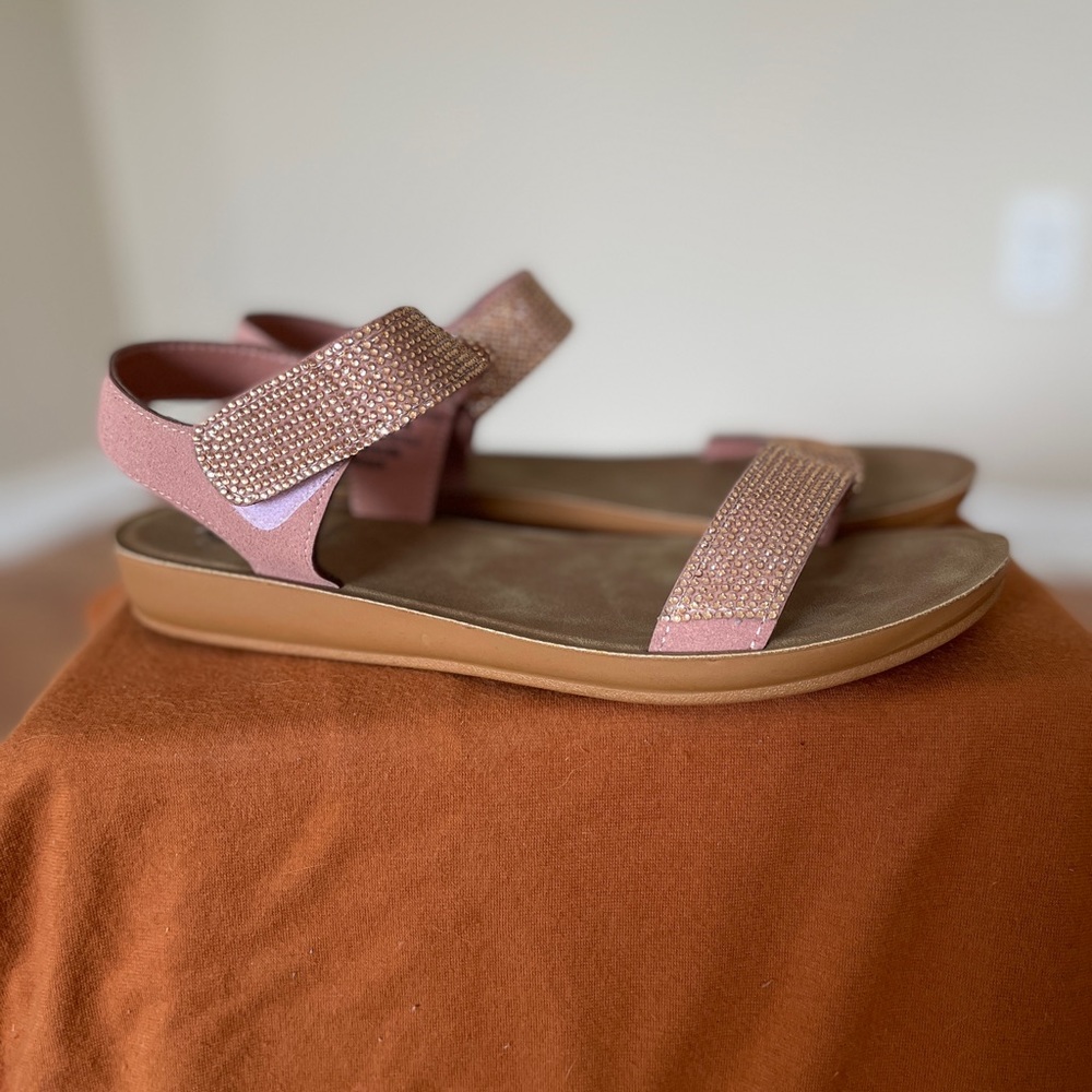 Daisy Fuentes sandals